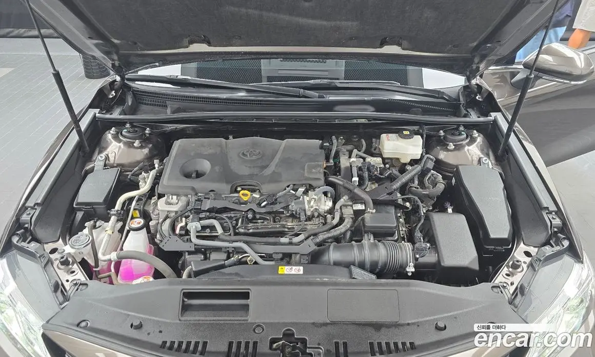 Toyota Camry 2023 2.5 автомат (гидро), фото 6