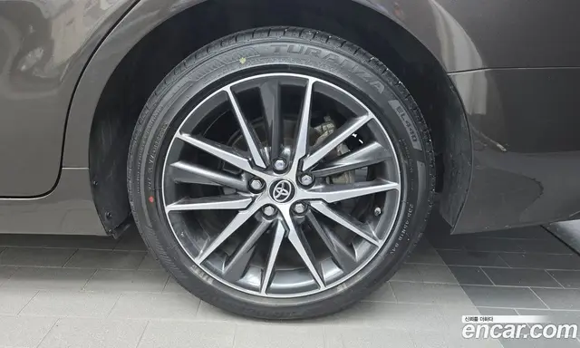 Toyota Camry 2023 2.5 автомат (гидро), миниатюра 7