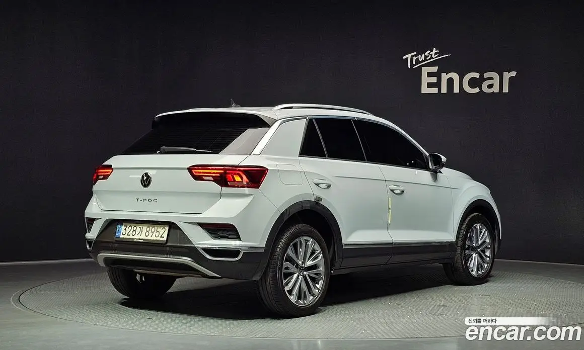 Volkswagen T-Roc 2021 2.0 автомат (гидро), фото 2 Volkswagen T-Roc 2021 2.0 автомат (гидро), фото 2