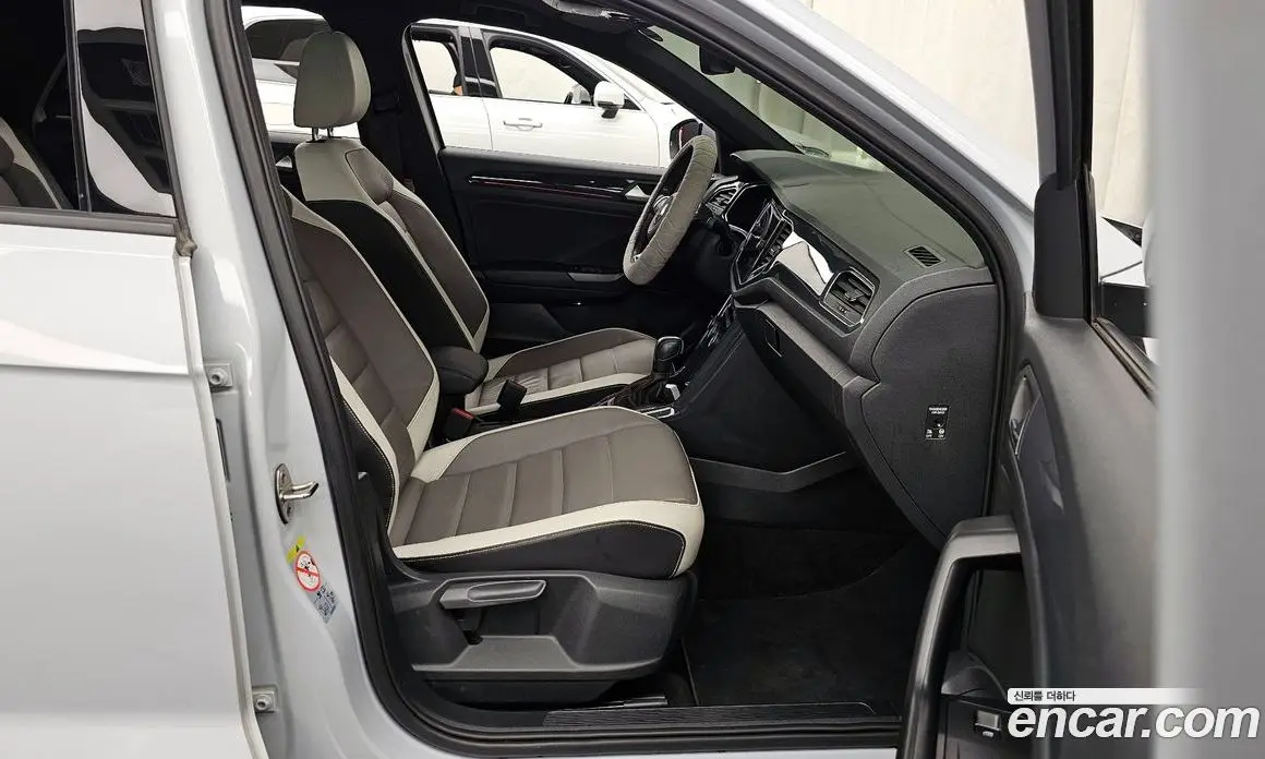 Volkswagen T-Roc 2021 2.0 автомат (гидро), фото 17 Volkswagen T-Roc 2021 2.0 автомат (гидро), фото 17