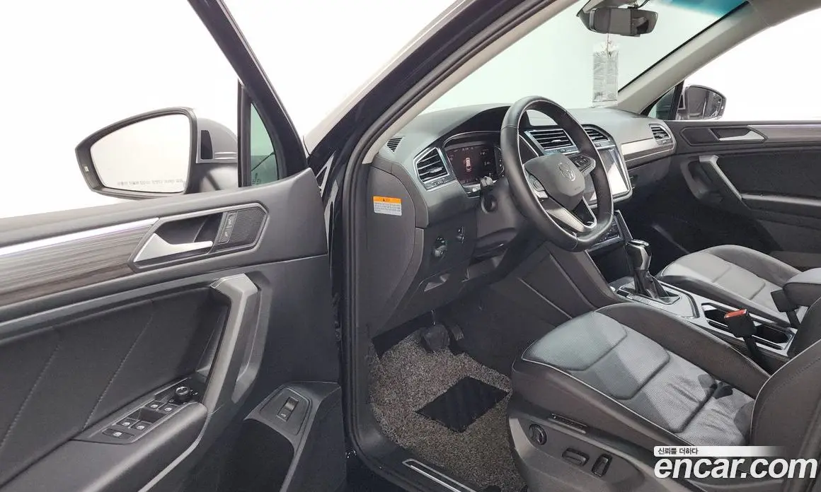 Volkswagen Tiguan 2022 2.0 автомат (гидро), фото 13 Volkswagen Tiguan 2022 2.0 автомат (гидро), фото 13