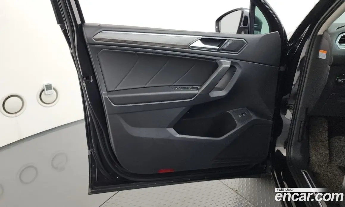 Volkswagen Tiguan 2022 2.0 автомат (гидро), фото 14 Volkswagen Tiguan 2022 2.0 автомат (гидро), фото 14