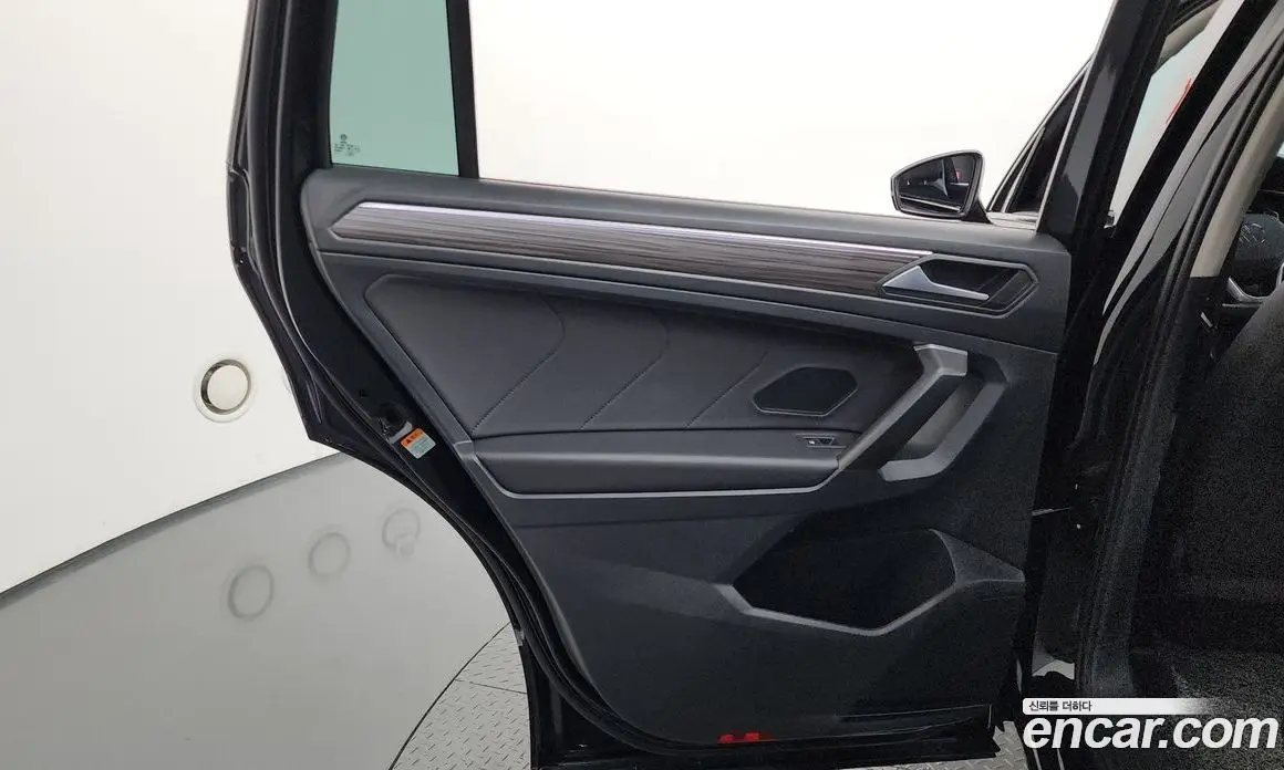 Volkswagen Tiguan 2022 2.0 автомат (гидро), фото 15 Volkswagen Tiguan 2022 2.0 автомат (гидро), фото 15