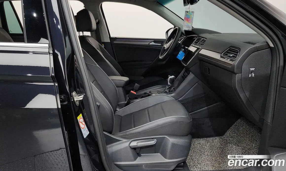 Volkswagen Tiguan 2022 2.0 автомат (гидро), фото 16 Volkswagen Tiguan 2022 2.0 автомат (гидро), фото 16