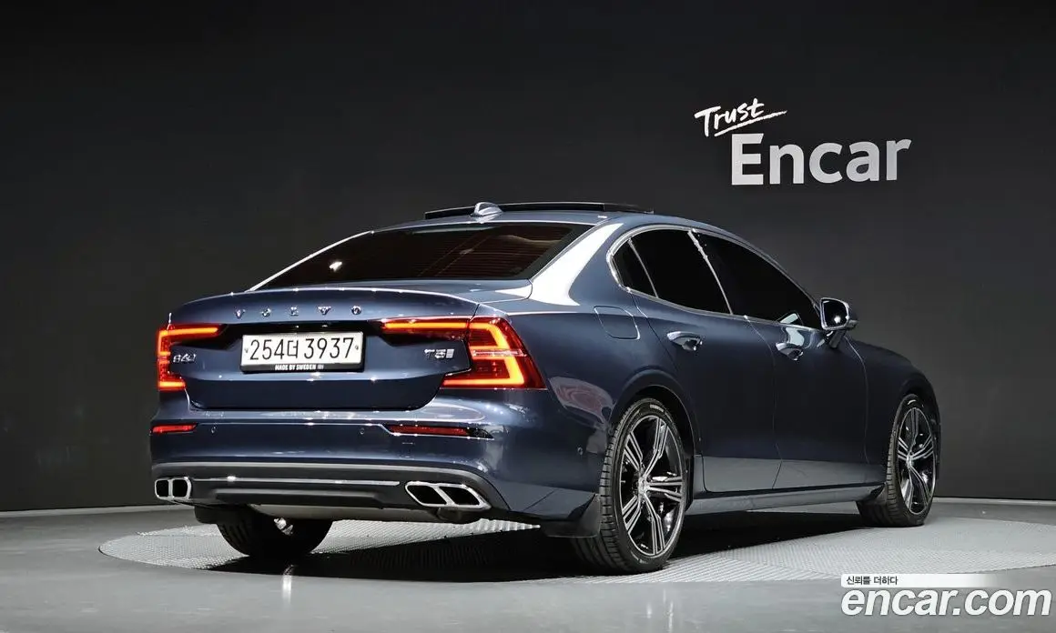 Volvo S60 2019 2.0 автомат (гидро), фото 2 Volvo S60 2019 2.0 автомат (гидро), фото 2