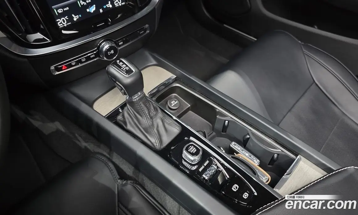 Volvo S60 2019 2.0 автомат (гидро), фото 12 Volvo S60 2019 2.0 автомат (гидро), фото 12