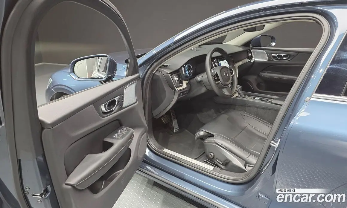 Volvo S60 2019 2.0 автомат (гидро), фото 13 Volvo S60 2019 2.0 автомат (гидро), фото 13