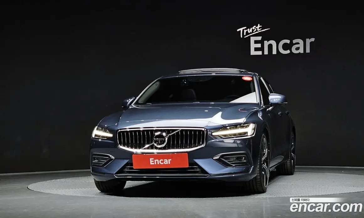 Volvo S60 2019 2.0 автомат (гидро), фото 3 Volvo S60 2019 2.0 автомат (гидро), фото 3