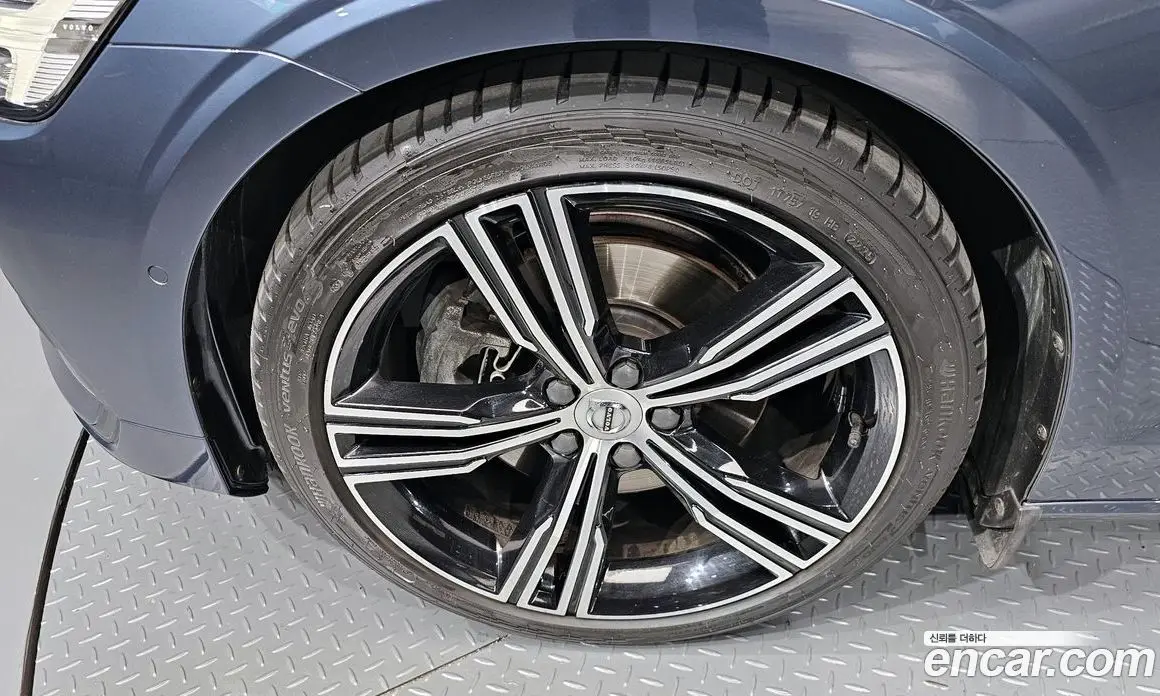 Volvo S60 2019 2.0 автомат (гидро), фото 5 Volvo S60 2019 2.0 автомат (гидро), фото 5