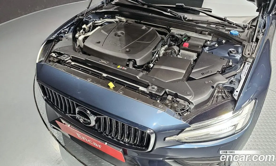Volvo S60 2019 2.0 автомат (гидро), фото 6 Volvo S60 2019 2.0 автомат (гидро), фото 6