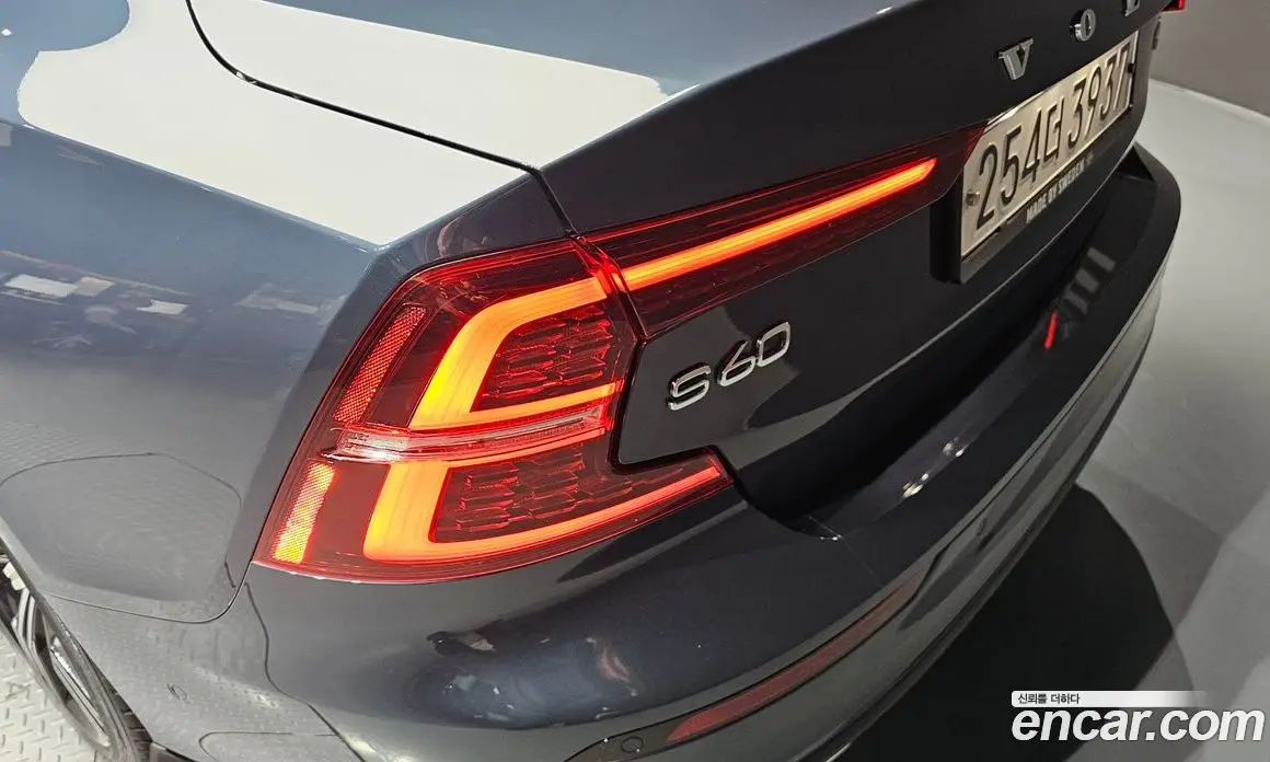 Volvo S60 2019 2.0 автомат (гидро), фото 9 Volvo S60 2019 2.0 автомат (гидро), фото 9