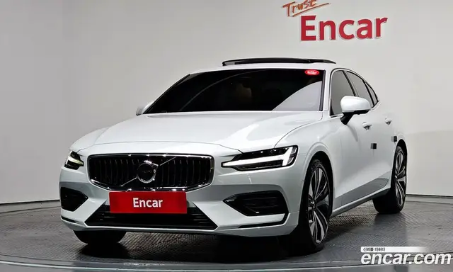 Volvo S60, 2023, 6 904 км