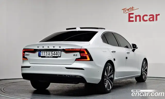 Volvo S60 2023 2.0 автомат (гидро), миниатюра 2 Volvo S60 2023 2.0 автомат (гидро), миниатюра 2