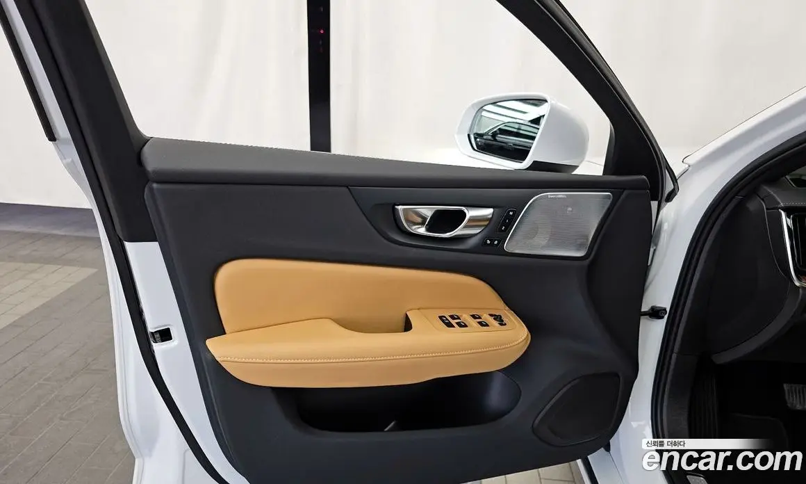 Volvo S60 2023 2.0 автомат (гидро), фото 14 Volvo S60 2023 2.0 автомат (гидро), фото 14