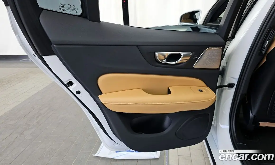 Volvo S60 2023 2.0 автомат (гидро), фото 15 Volvo S60 2023 2.0 автомат (гидро), фото 15