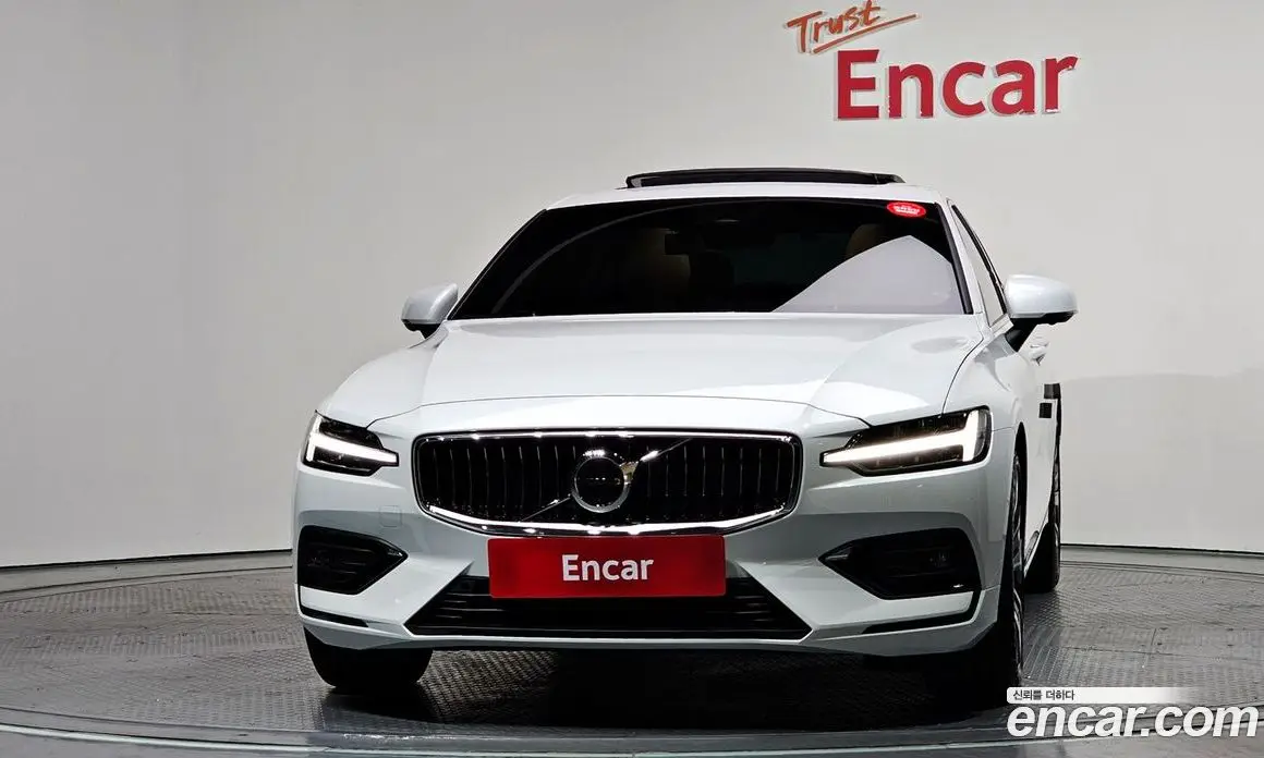 Volvo S60 2023 2.0 автомат (гидро), фото 3 Volvo S60 2023 2.0 автомат (гидро), фото 3