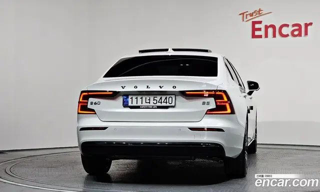 Volvo S60 2023 2.0 автомат (гидро), миниатюра 4 Volvo S60 2023 2.0 автомат (гидро), миниатюра 4