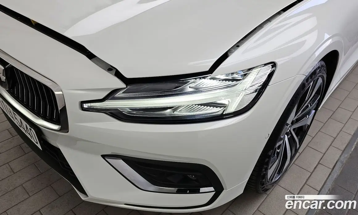 Volvo S60 2023 2.0 автомат (гидро), фото 8 Volvo S60 2023 2.0 автомат (гидро), фото 8