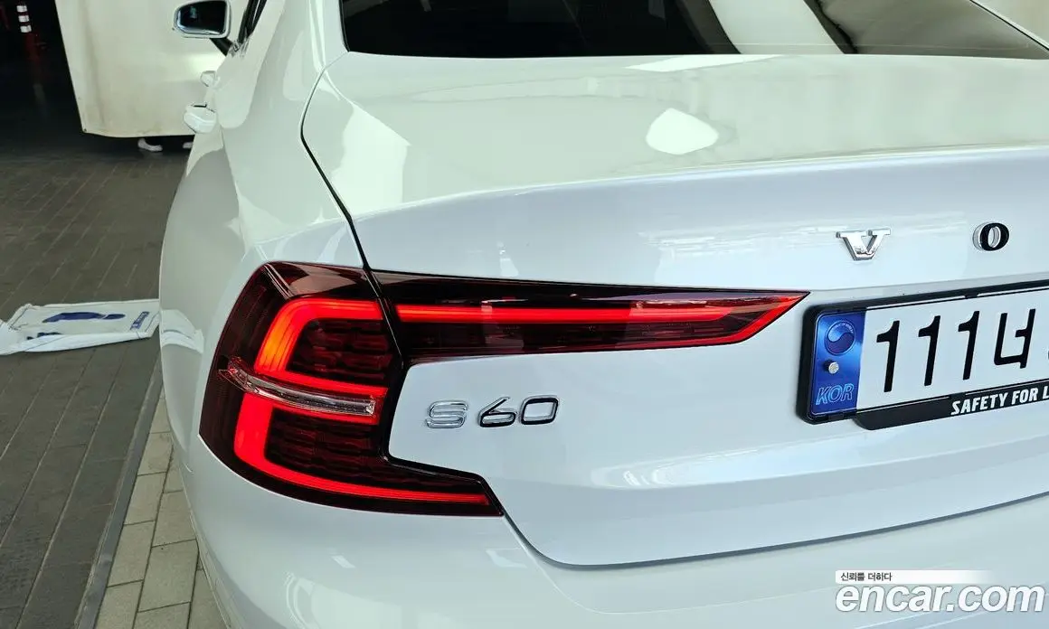 Volvo S60 2023 2.0 автомат (гидро), фото 9 Volvo S60 2023 2.0 автомат (гидро), фото 9