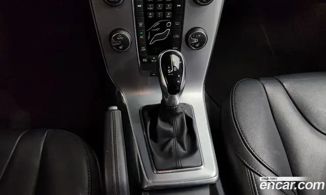Volvo V40 2017 2.0 автомат (гидро), миниатюра 12
