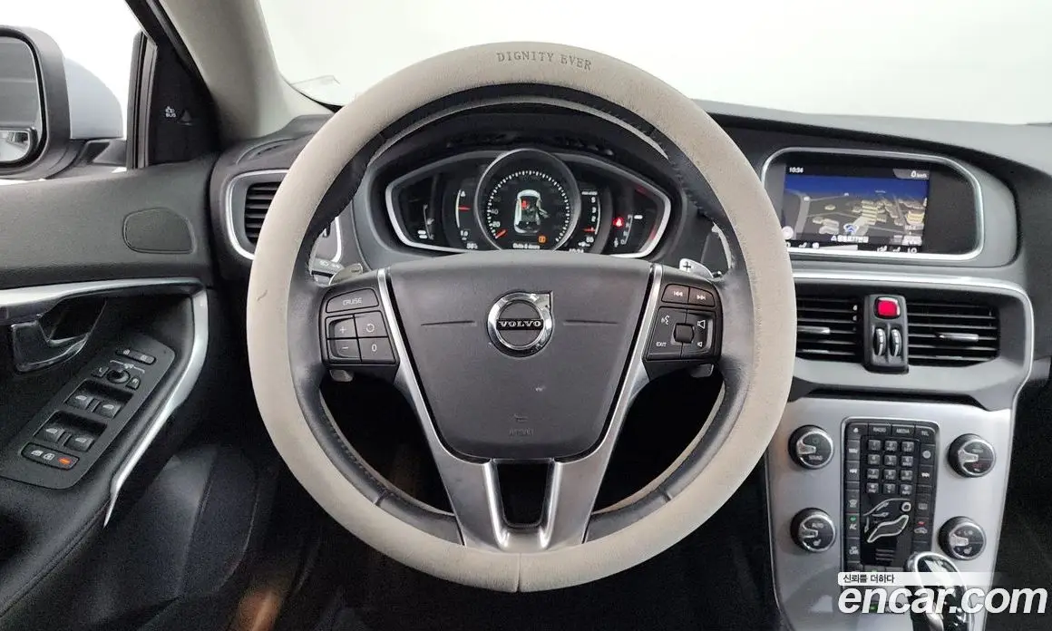 Volvo V40 2017 2.0 автомат (гидро), фото 20 Volvo V40 2017 2.0 автомат (гидро), фото 20