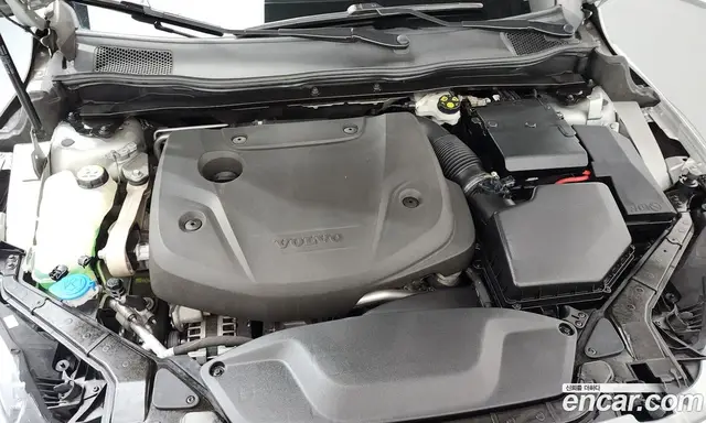 Volvo V40 2017 2.0 автомат (гидро), миниатюра 6 Volvo V40 2017 2.0 автомат (гидро), миниатюра 6