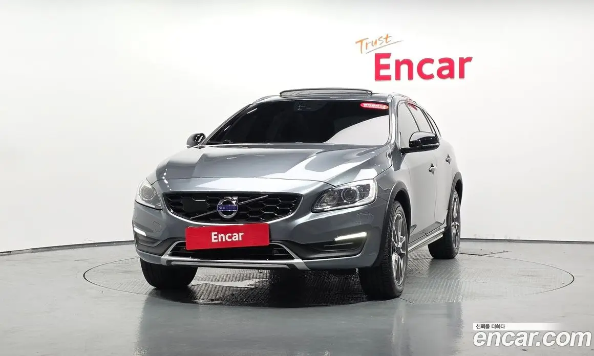Volvo V60 2018 2.0 автомат (гидро), фото 2 Volvo V60 2018 2.0 автомат (гидро), фото 2