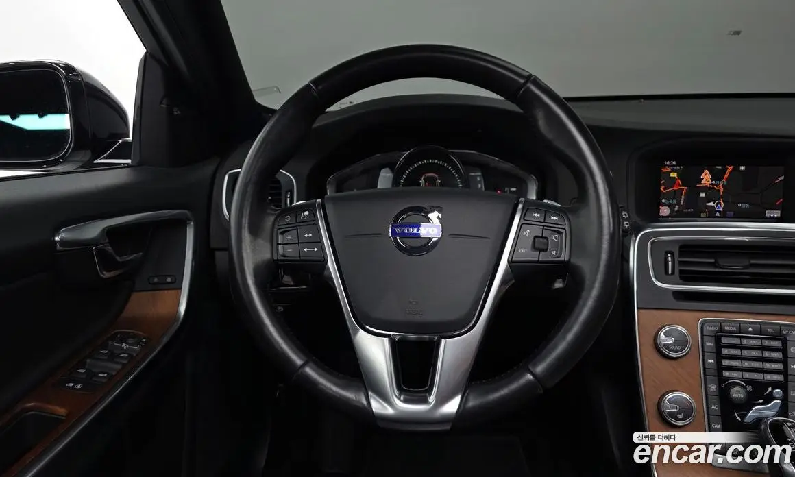 Volvo V60 2018 2.0 автомат (гидро), фото 18 Volvo V60 2018 2.0 автомат (гидро), фото 18