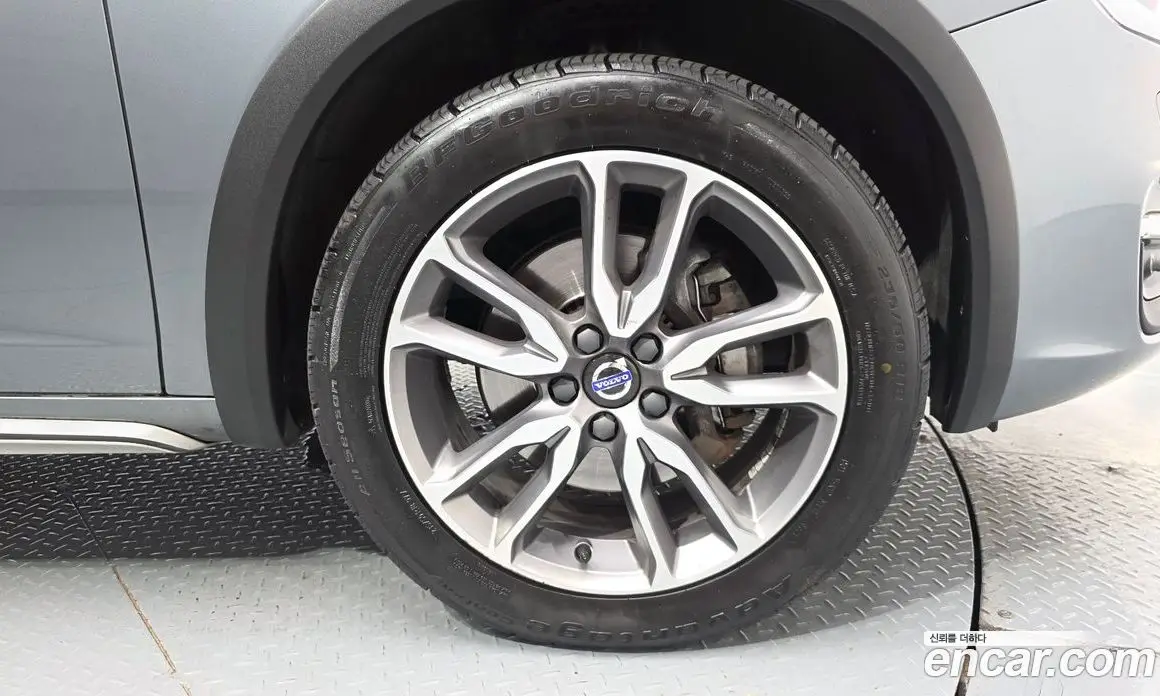 Volvo V60 2018 2.0 автомат (гидро), фото 6 Volvo V60 2018 2.0 автомат (гидро), фото 6
