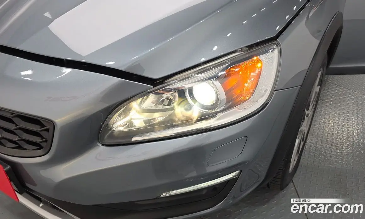 Volvo V60 2018 2.0 автомат (гидро), фото 7 Volvo V60 2018 2.0 автомат (гидро), фото 7