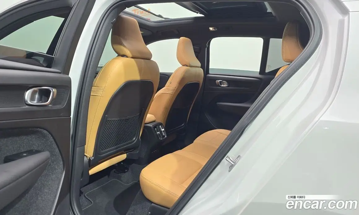 Volvo XC40 2022 2.0 автомат (гидро), фото 16 Volvo XC40 2022 2.0 автомат (гидро), фото 16