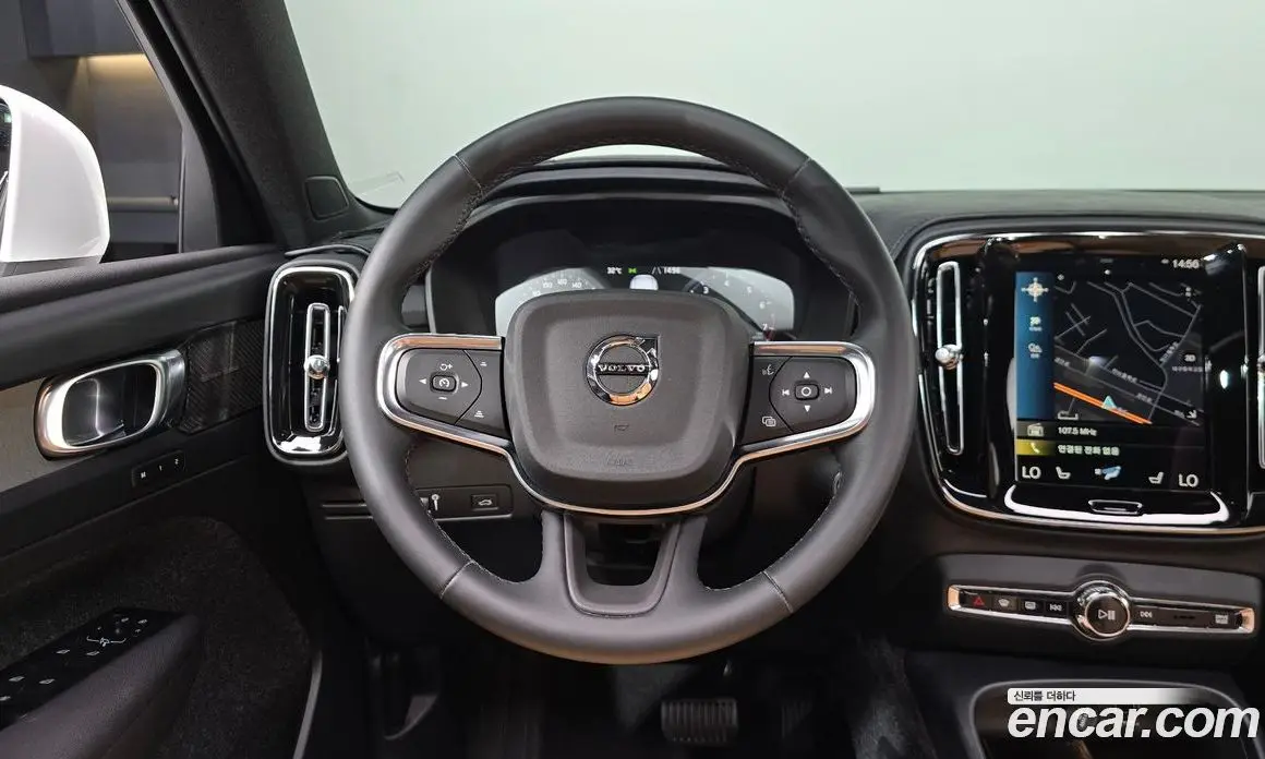 Volvo XC40 2022 2.0 автомат (гидро), фото 17 Volvo XC40 2022 2.0 автомат (гидро), фото 17