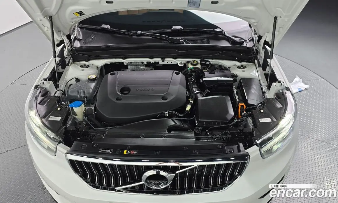 Volvo XC40 2022 2.0 автомат (гидро), фото 5 Volvo XC40 2022 2.0 автомат (гидро), фото 5
