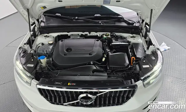 Volvo XC40 2022 2.0 автомат (гидро), миниатюра 5 Volvo XC40 2022 2.0 автомат (гидро), миниатюра 5