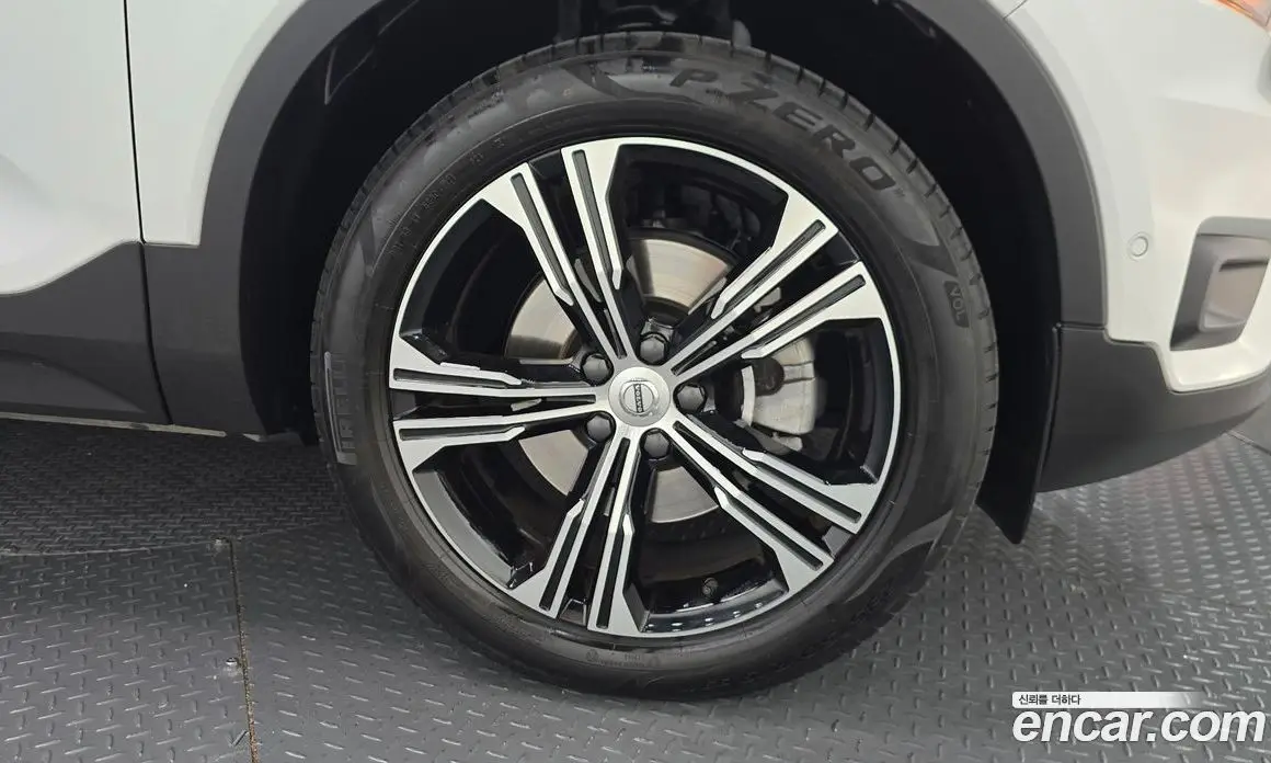 Volvo XC40 2022 2.0 автомат (гидро), фото 6 Volvo XC40 2022 2.0 автомат (гидро), фото 6