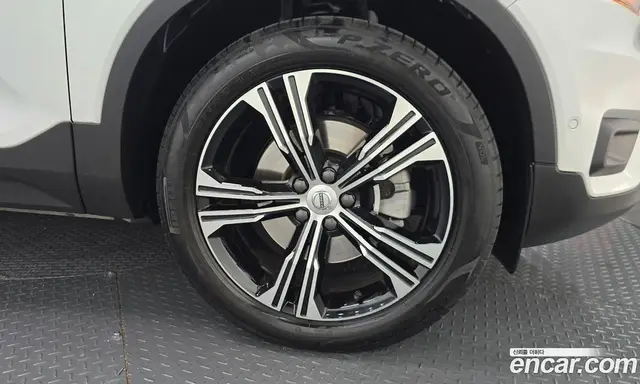 Volvo XC40 2022 2.0 автомат (гидро), миниатюра 6 Volvo XC40 2022 2.0 автомат (гидро), миниатюра 6