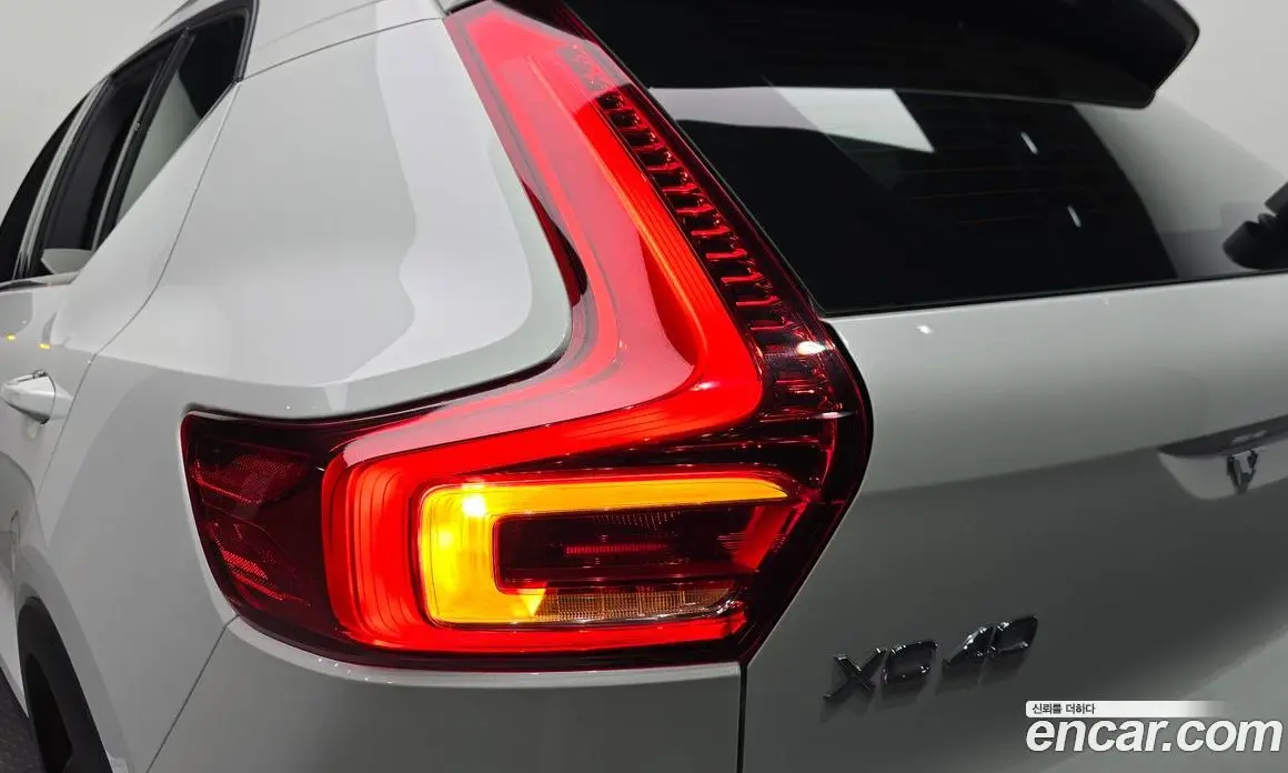 Volvo XC40 2022 2.0 автомат (гидро), фото 8 Volvo XC40 2022 2.0 автомат (гидро), фото 8
