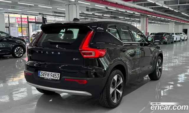 Volvo XC40 2025 2.0 автомат (гидро), миниатюра 2 Volvo XC40 2025 2.0 автомат (гидро), миниатюра 2