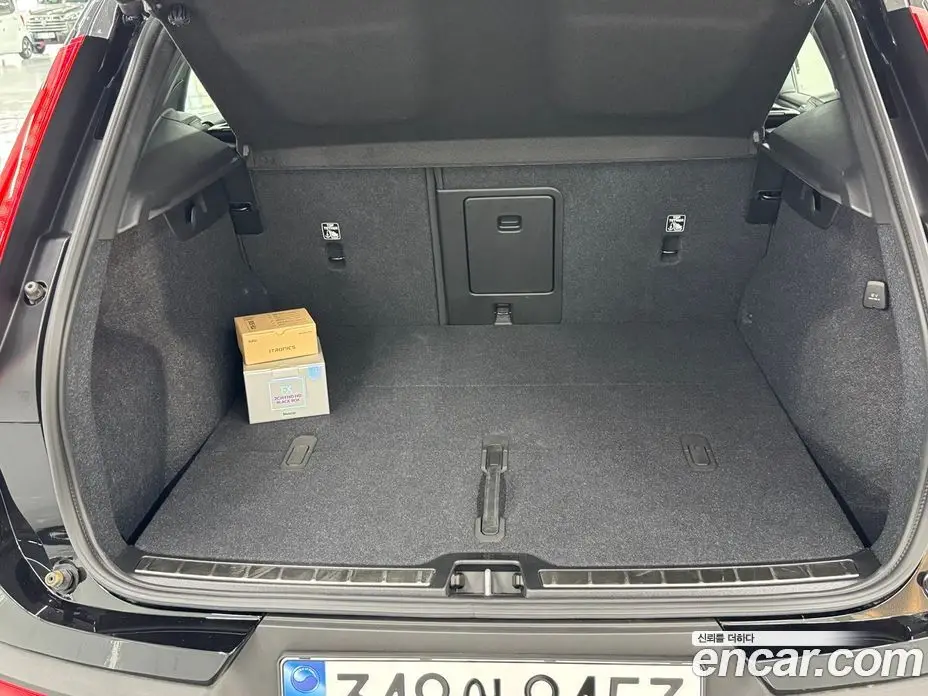 Volvo XC40 2025 2.0 автомат (гидро), фото 13 Volvo XC40 2025 2.0 автомат (гидро), фото 13