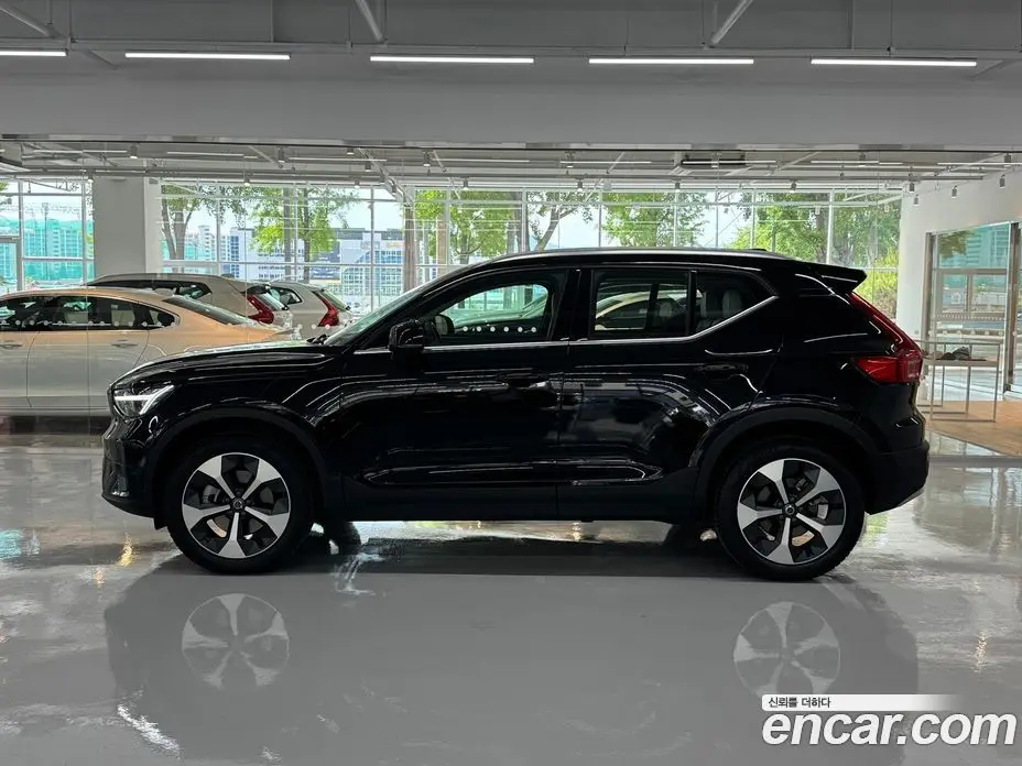 Volvo XC40 2025 2.0 автомат (гидро), фото 15 Volvo XC40 2025 2.0 автомат (гидро), фото 15
