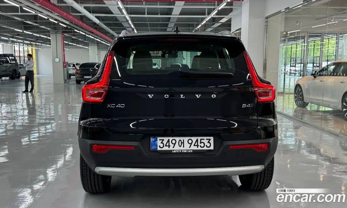 Volvo XC40 2025 2.0 автомат (гидро), фото 4 Volvo XC40 2025 2.0 автомат (гидро), фото 4