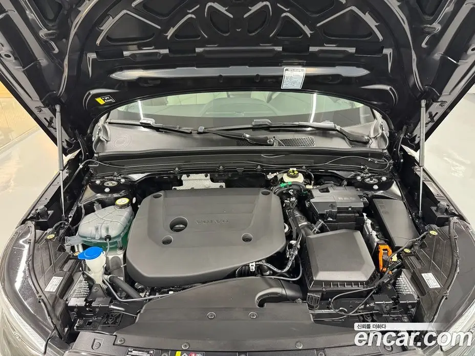 Volvo XC40 2025 2.0 автомат (гидро), фото 6 Volvo XC40 2025 2.0 автомат (гидро), фото 6