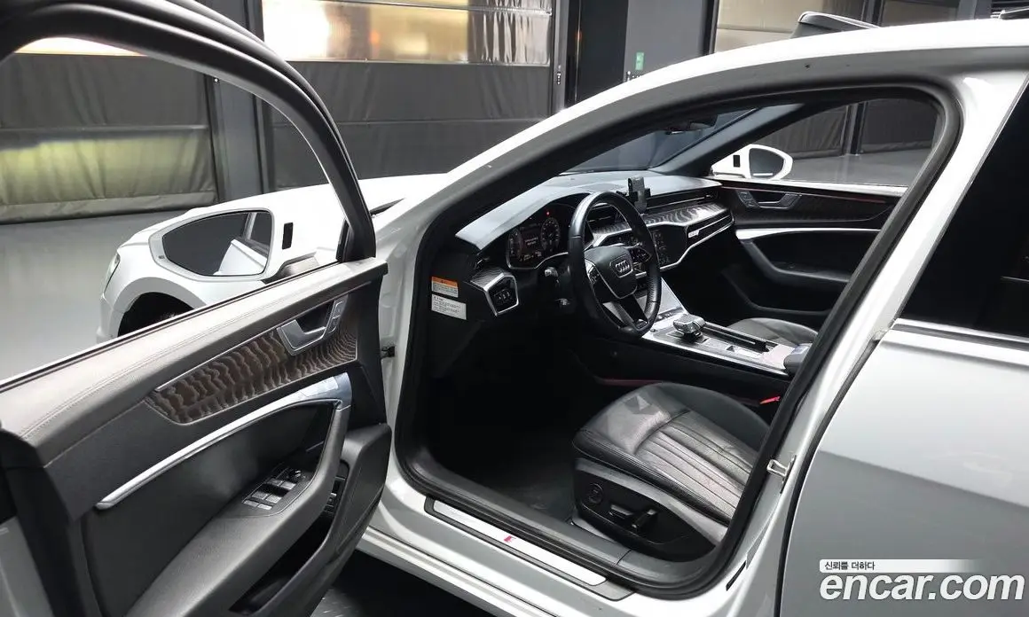 Audi A6 2021 2.0 автомат (гидро), фото 13