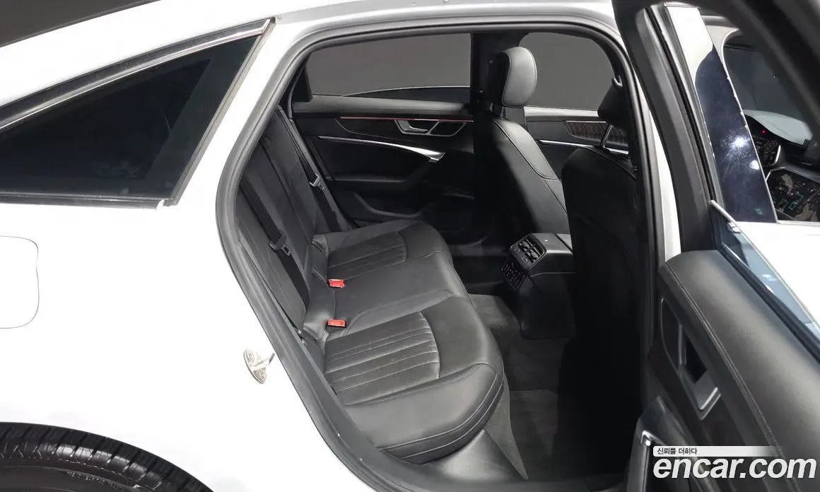 Audi A6 2021 2.0 автомат (гидро), фото 18