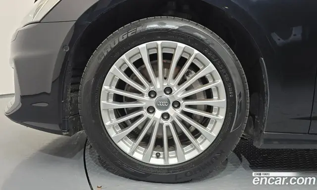Audi A6 2021 2.0 автомат (гидро), миниатюра 4