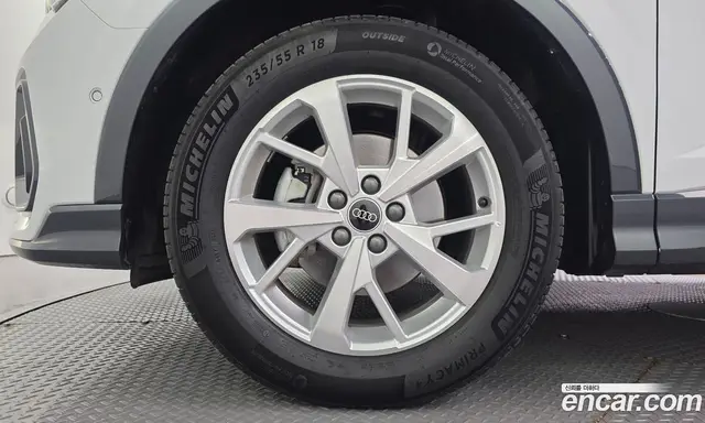 Audi Q3 2023 2.0 автомат (гидро), миниатюра 5