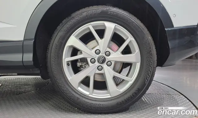 Audi Q3 2023 2.0 автомат (гидро), миниатюра 7