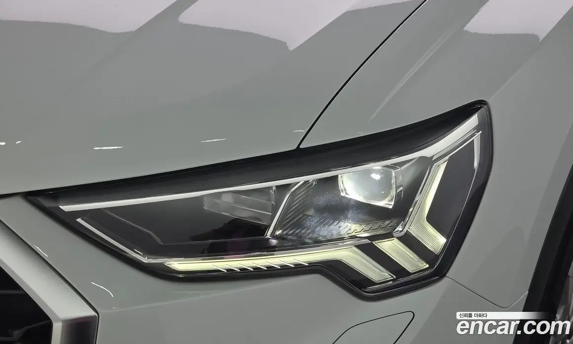 Audi Q3 2023 2.0 автомат (гидро), фото 8