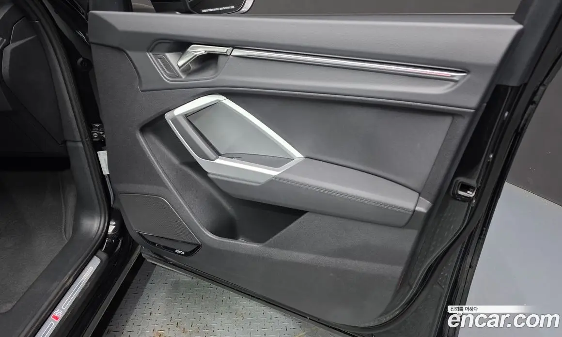 Audi Q3 2025 2.0 автомат (гидро), фото 14