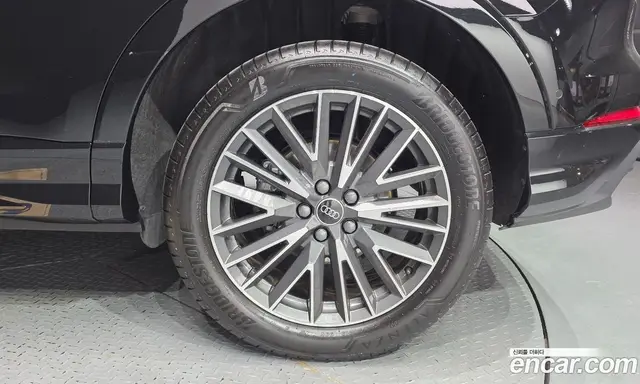 Audi Q3 2025 2.0 автомат (гидро), миниатюра 7